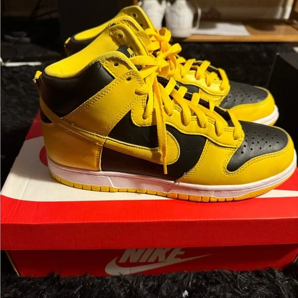 COPY - Nike air dunk Iowa edition size 8.5 men - Picture 2 of 6
